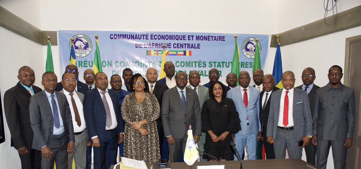 nsmbogo's tweet photo. J’ai procédé, ce mardi 10 décembre 2024 à l’ouverture à Bangui (République Centrafricaine), d’une session jumelée des Comités statutaires de l’Origine et de la Valeur ; comités techniques spécialisés de la Commission de la CEMAC.

#cemac
@com_cemac 
@RepCemac237 https://t.co/MJejATioZX