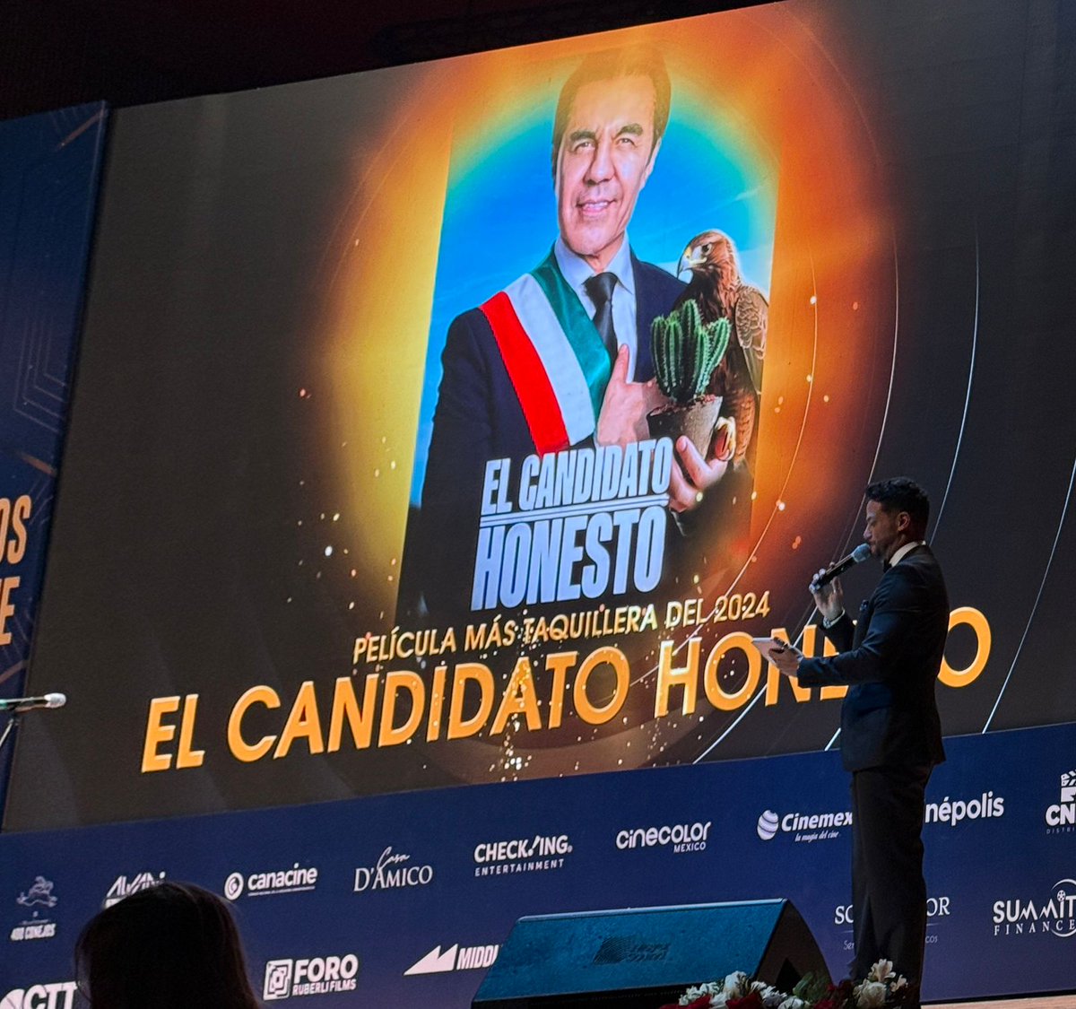 Edgar Apanco tweet media