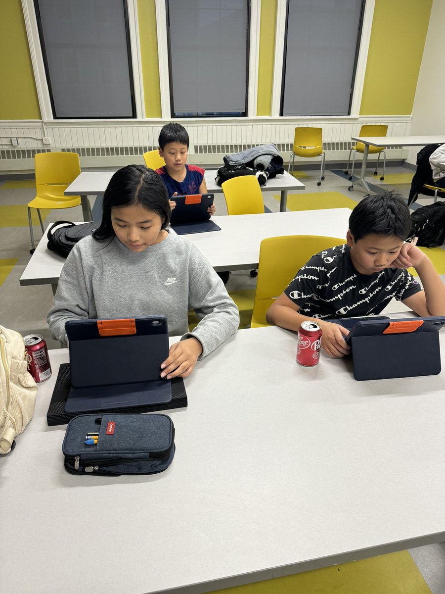 Ourbrightfutur1's tweet photo. Our WPI Program students have been working hard on their final assignments!! Only 7 more school days left until break! Hang in there! ✏️📓

#homework #homeworkhelp #study #finals #almosthere #education #winterbreak #holidaybreak #OurBrightFuture https://t.co/1uAOmLH6BT