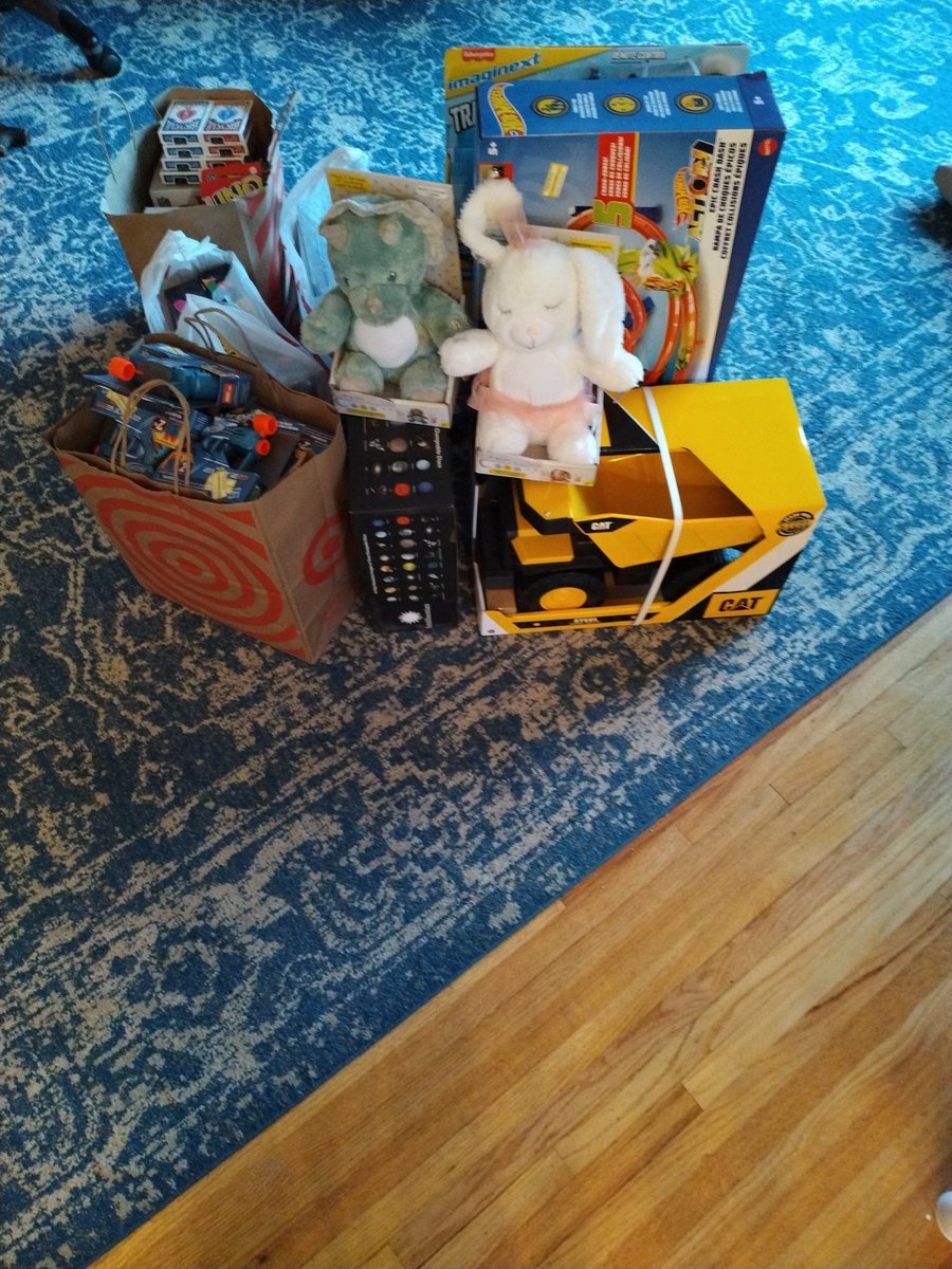 jlheimerl's tweet photo. Time for the annual Minnesota Mullets billet family toys for tots donation trip.  Thank you Jesper #96 for helping me with the dropoff.  #BeABillet https://t.co/LJVarCuSQN