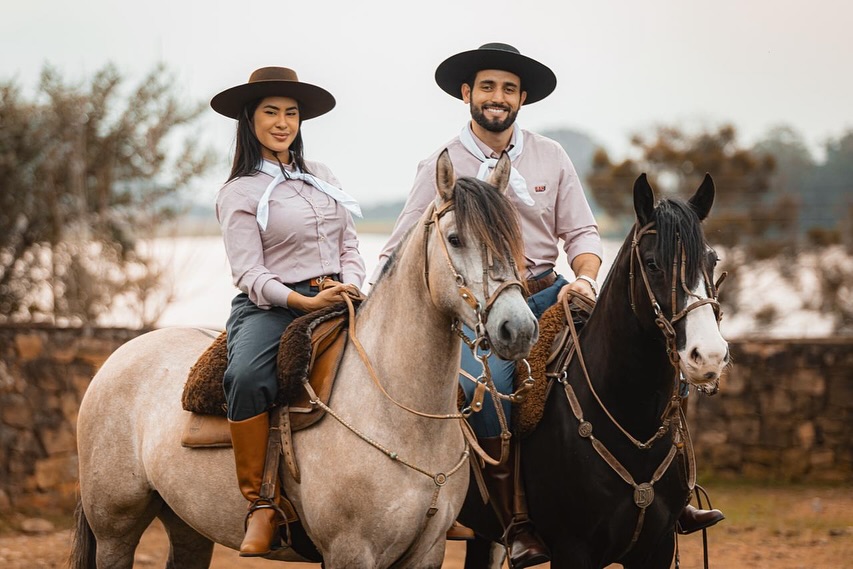 Matt vai lançar a marca dele e eu como Mabelle não posso esquecer quando vi Isabelle usar uma das roupas da marca, que por sinal ficou a coisa mais linda nela no meio daquele grande intercâmbio cultural 😍🧉🤍
LANÇAMENTO BAHMATTEUS STORE