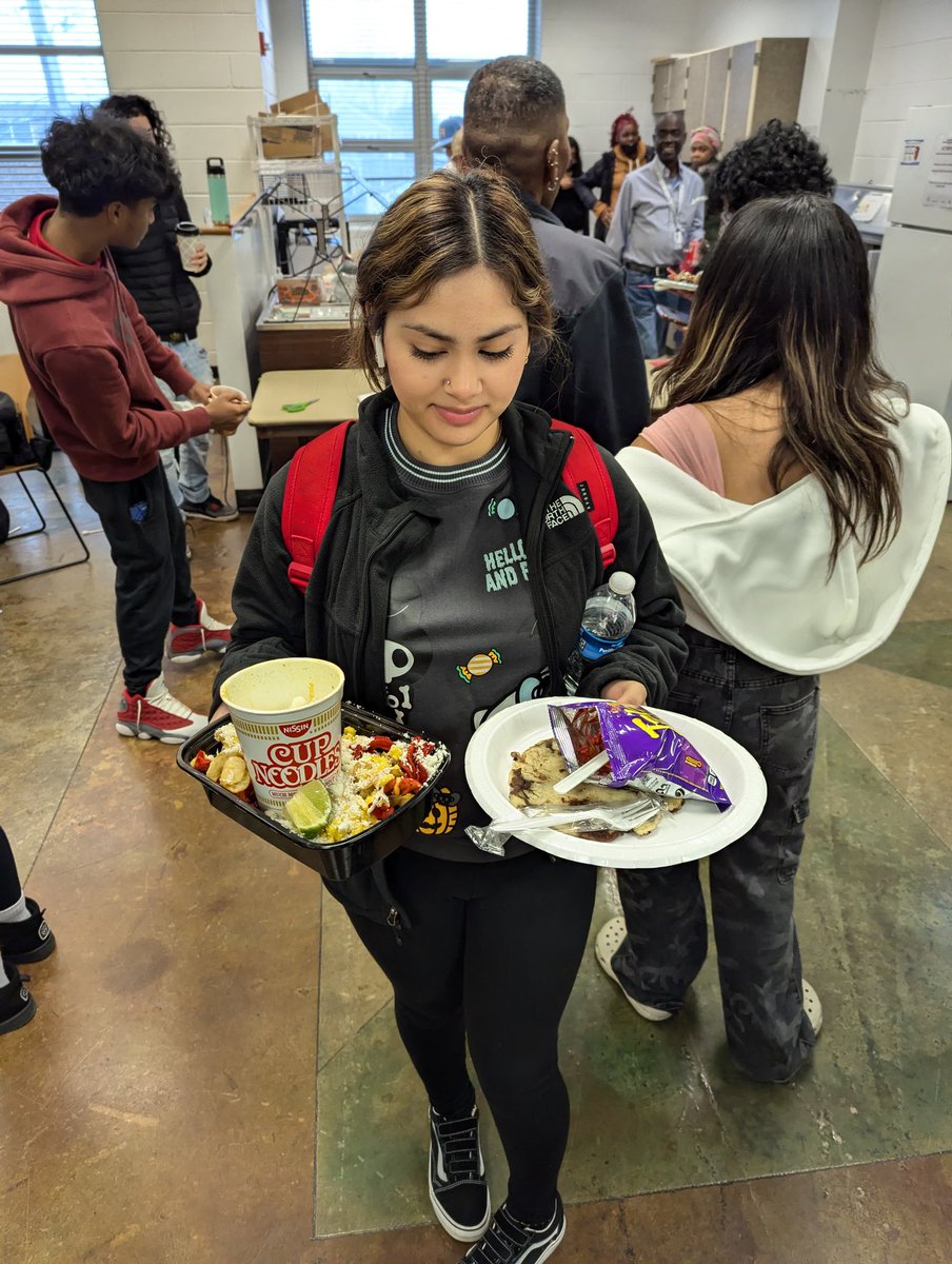 My <a href="/LangstonHS_APS/">Langston High School</a> Entrepreneurship students did an amazing job at yesterday's market day! Students applied their entrepreneurial skills to plan and execute a pop shop run entirely by students! 
Learning they can produce value for their communities=priceless.
#Entrepreneurship