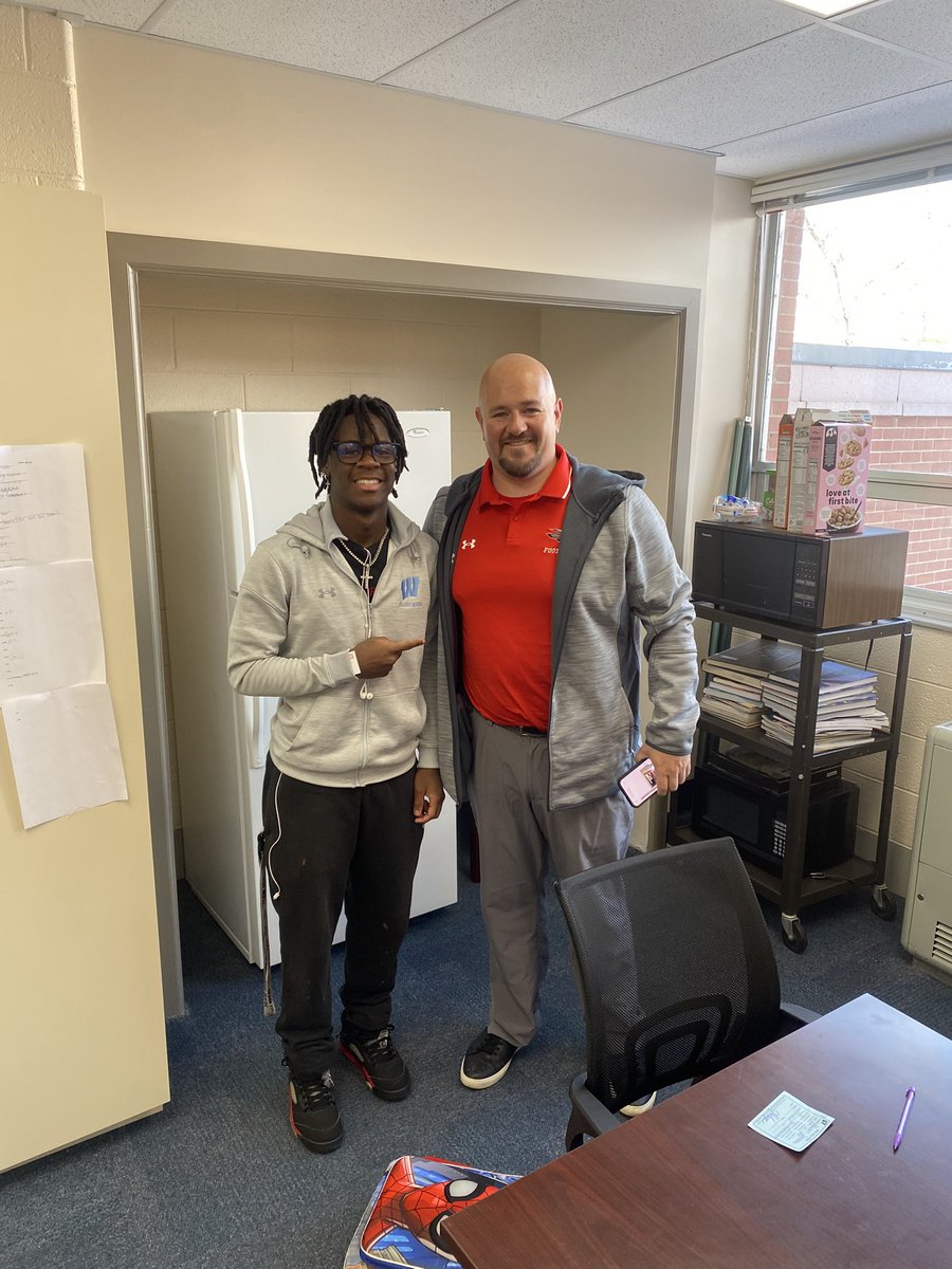 Jaylen Sankey (@sankeyjaylen) on Twitter photo Had a great conversation with <a href="/CoachJVG/">Jake Van Groll</a> thank you for visiting the school <a href="/CoachCTwice/">Cameron Colangelo</a> <a href="/Jas_Bains_12/">Jas Bains</a> <a href="/joemclain13/">Coach Joe McLain</a> Had a great conversation with <a href="/CoachJVG/">Jake Van Groll</a> thank you for visiting the school <a href="/CoachCTwice/">Cameron Colangelo</a> <a href="/Jas_Bains_12/">Jas Bains</a> <a href="/joemclain13/">Coach Joe McLain</a>
