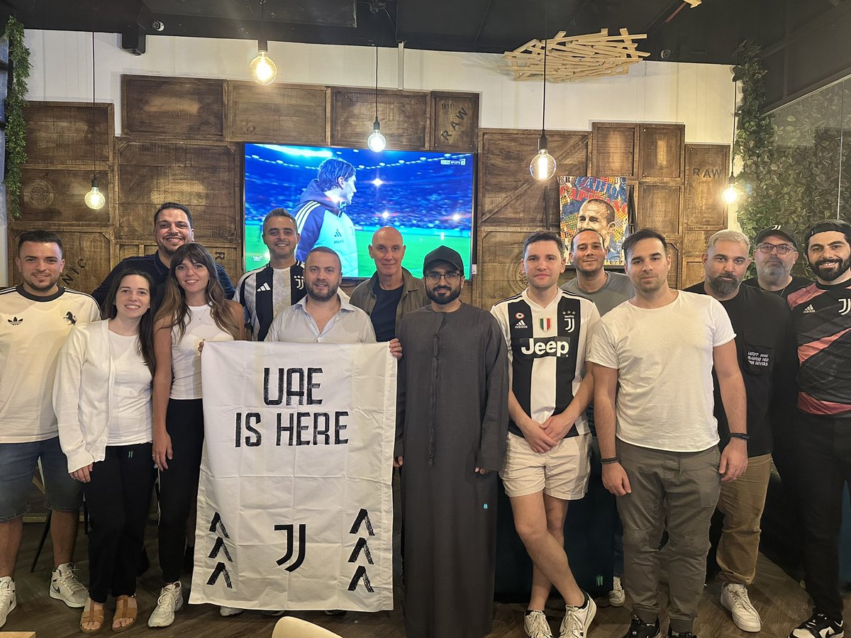 The late night crew and we are all smiles! What a great win against #ManCity. A great 3 points taking us closer to qualification and hopefully the top 8 💪🏻. We love this team 🤍🖤. 

#ForzaJuve #FinoAllaFine #WeAreYouth #JUAE