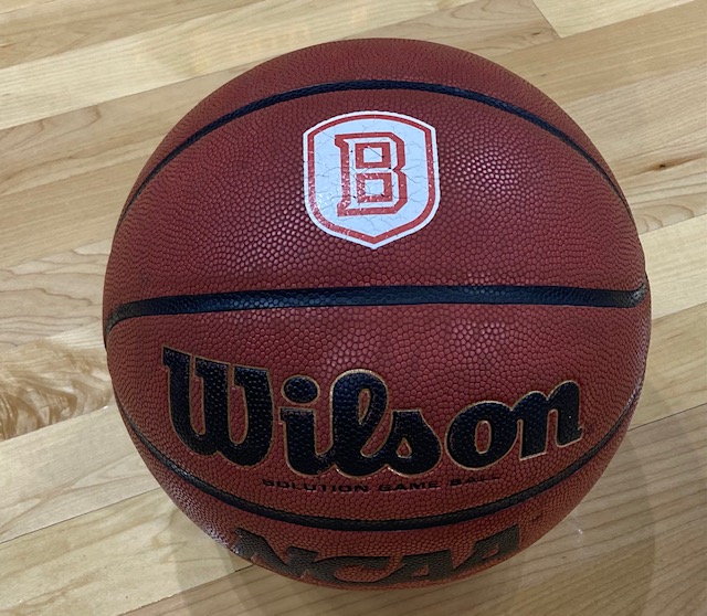 ed_hammond88's tweet photo. .@AmerenIllinois pregame interview with @BradleyWBB Dir. of Scouting and Recruiting Tatum Koenig before tonight's game at @IlliniWBB. Coverage begins at 5:35 p.m. on AM 1290 WIRL and The Varsity Network app. (Courtesy: @Learfield)
https://t.co/zOX5d7oy8y https://t.co/OVCIukSkjf