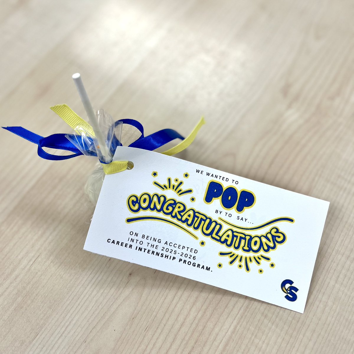 Loved “popping” in to classes today to congratulate our newest career interns with some cake pops! 🍰 We are still taking applications of interested juniors using this link 👉🏻 docs.google.com/forms/d/e/1FAI… <a href="/CS_GUIDANCE/">Sandburg Guidance</a> <a href="/SandburgHS/">Carl Sandburg H.S.</a> <a href="/CHSD230/">District 230</a>