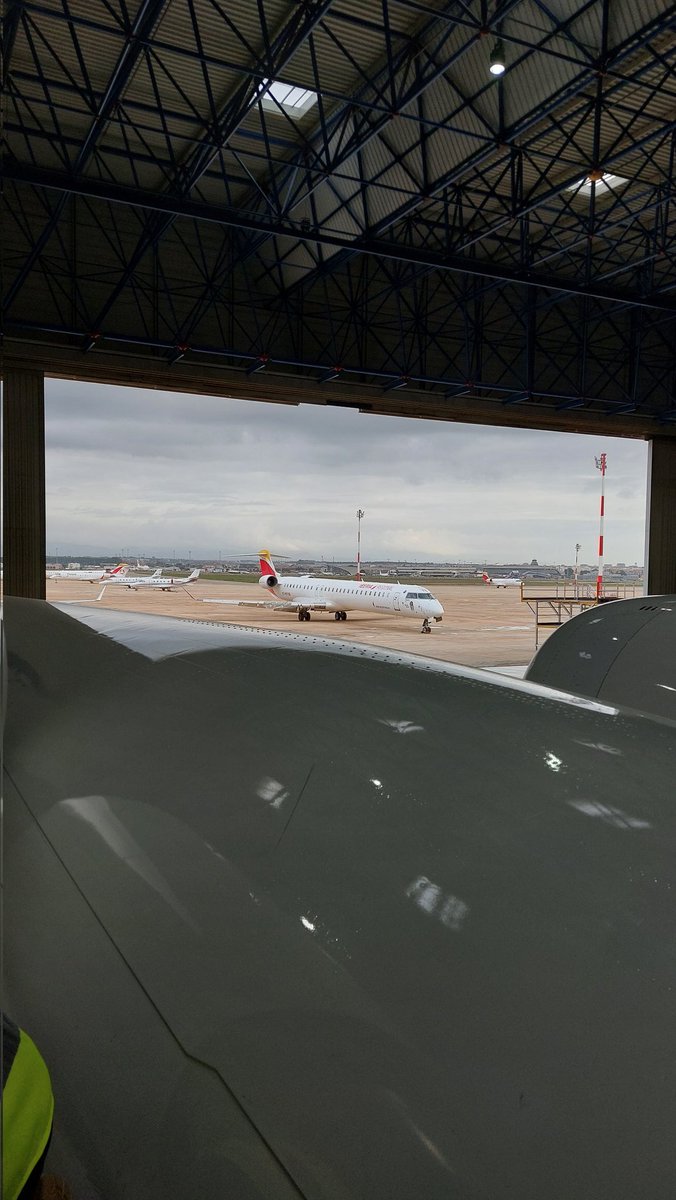 Cpt_Rox's tweet photo. @bebeferal Pues si mis habilidades de detectives no fallaron has volado con un avión de air nostrum como en los que curro. Es más mirando el que creo que es tu vuelo esa matricula me suena de haber trabajado en ella. https://t.co/jm6mtIVA7O