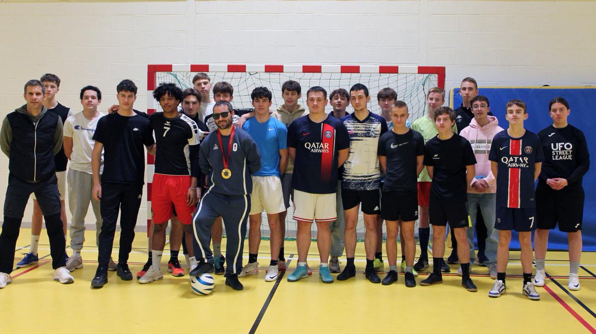 Le champion olympique de cécifoot Fabrice Morgado rencontre les lycéens d’Airion : une leçon de vie et de foot courrier-picard.fr/id586989/artic…