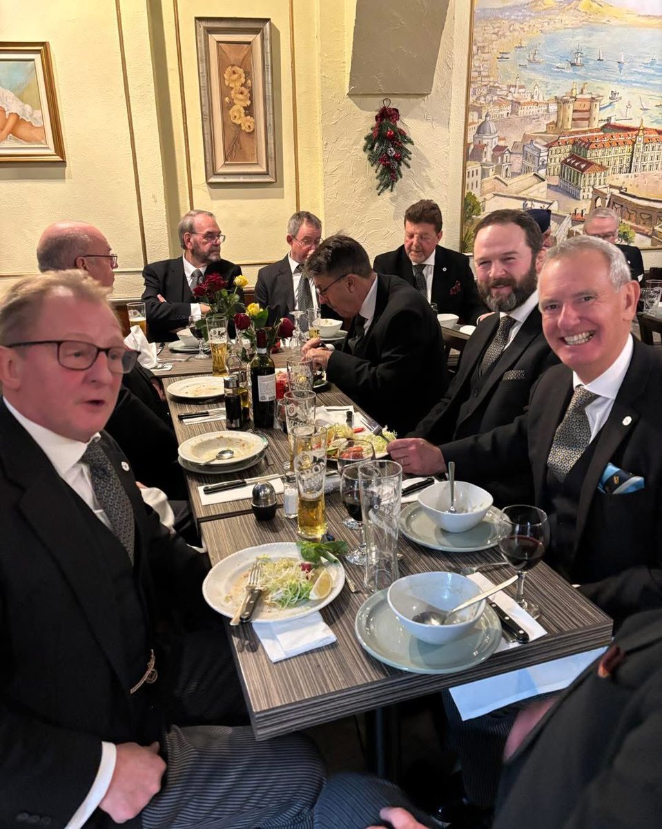 It was a great day at QC <a href="/UGLE_GrandLodge/">United Grand Lodge of England</a> 😃 So many Freemasons, including visitors from overseas, what a turnout! We had a very enjoyable Provincial group lunch afterwards 🍝🍷🇮🇹☺️ Why not join us next time, keep an eye on your inbox for ‘Warwickshire In Touch’ for details 👍