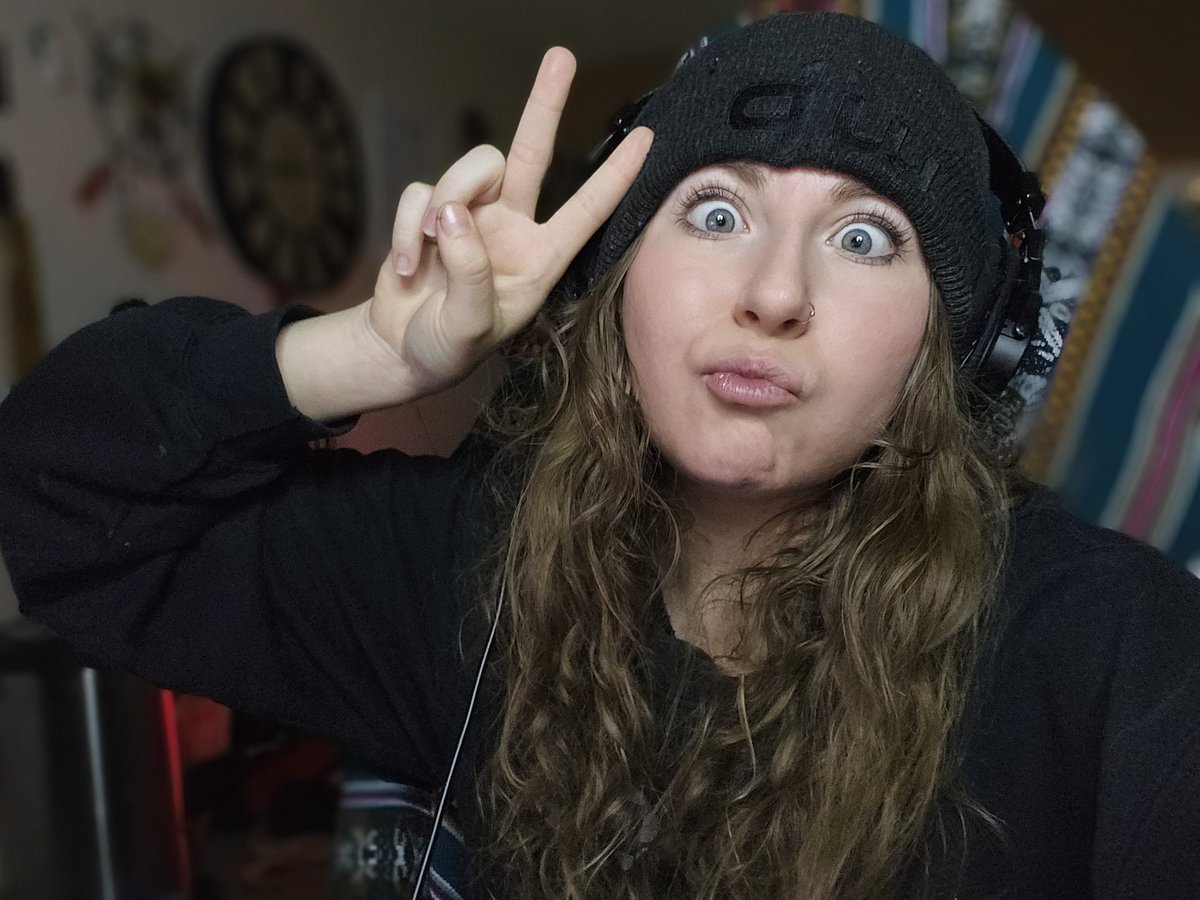 TickbiteJackson's tweet image. #1 Hook Main in #DBD going LIVE NOW on that purple site 💜 

twitch.tv/tickbitejackson