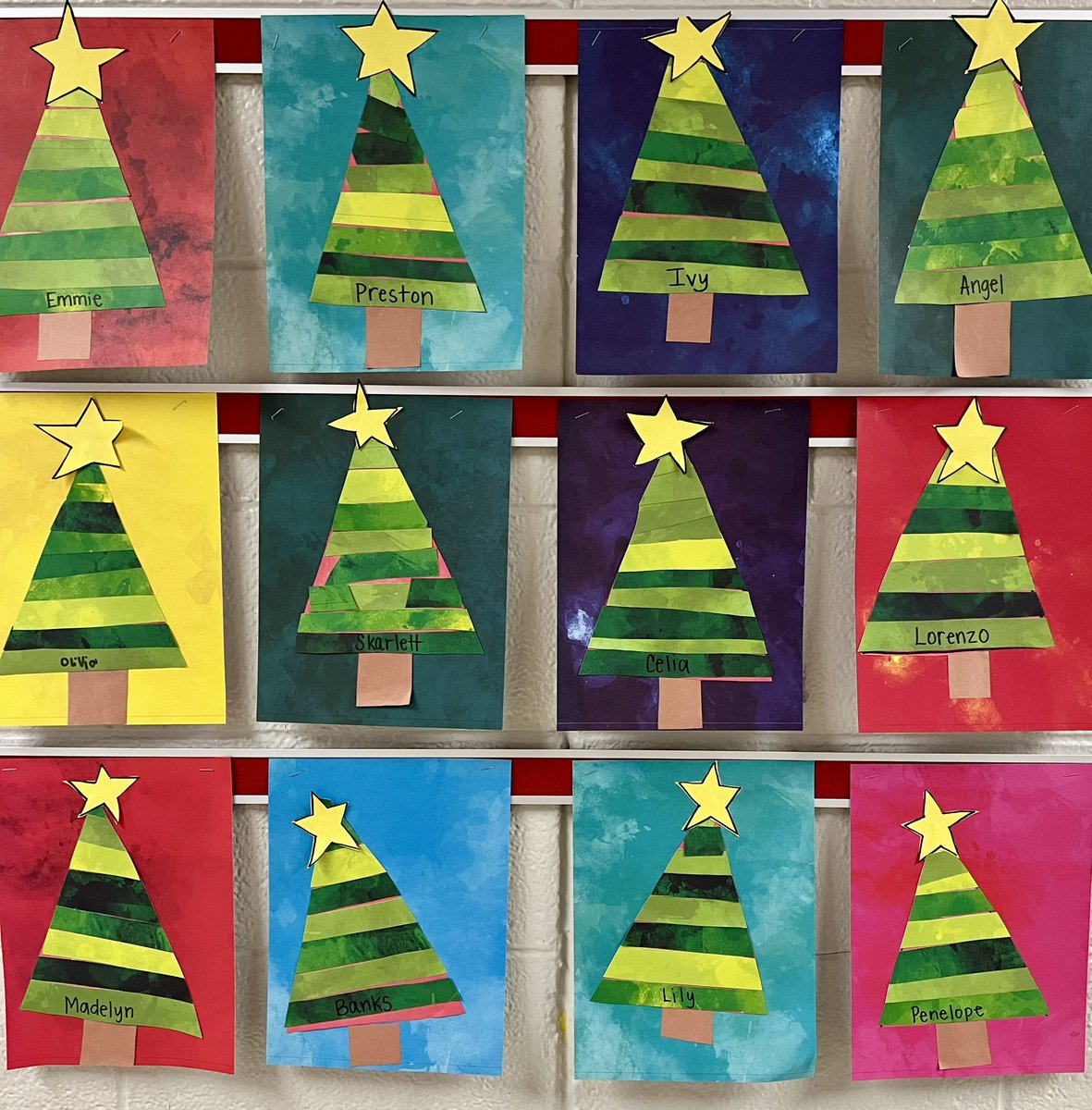 calliegharris's tweet photo. Did you know? The modern Christmas tree originated in Germany, where families set up a paradise tree in their homes on December 24, the religious feast day of Adam and Eve.
#JoythroughArt @KEDCGrants @KyCharge https://t.co/0a9CN5aRAm