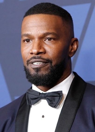 distortededges's tweet photo. @NukeVuitton @jiggyjayy2 ATP you letting your personal feelings get in the way bc Jamie has always been fine. I don’t even find MBJ that attractive bc he look like somebody’s cousin fr. https://t.co/9lFTsqQWYi