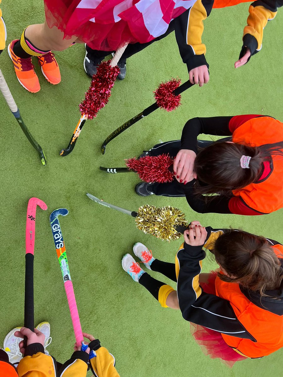 OratoryHockey's tweet photo. Senior #InterHouse ๐ yesterday ๐กโซ๏ธ https://t.co/JprircIq9i