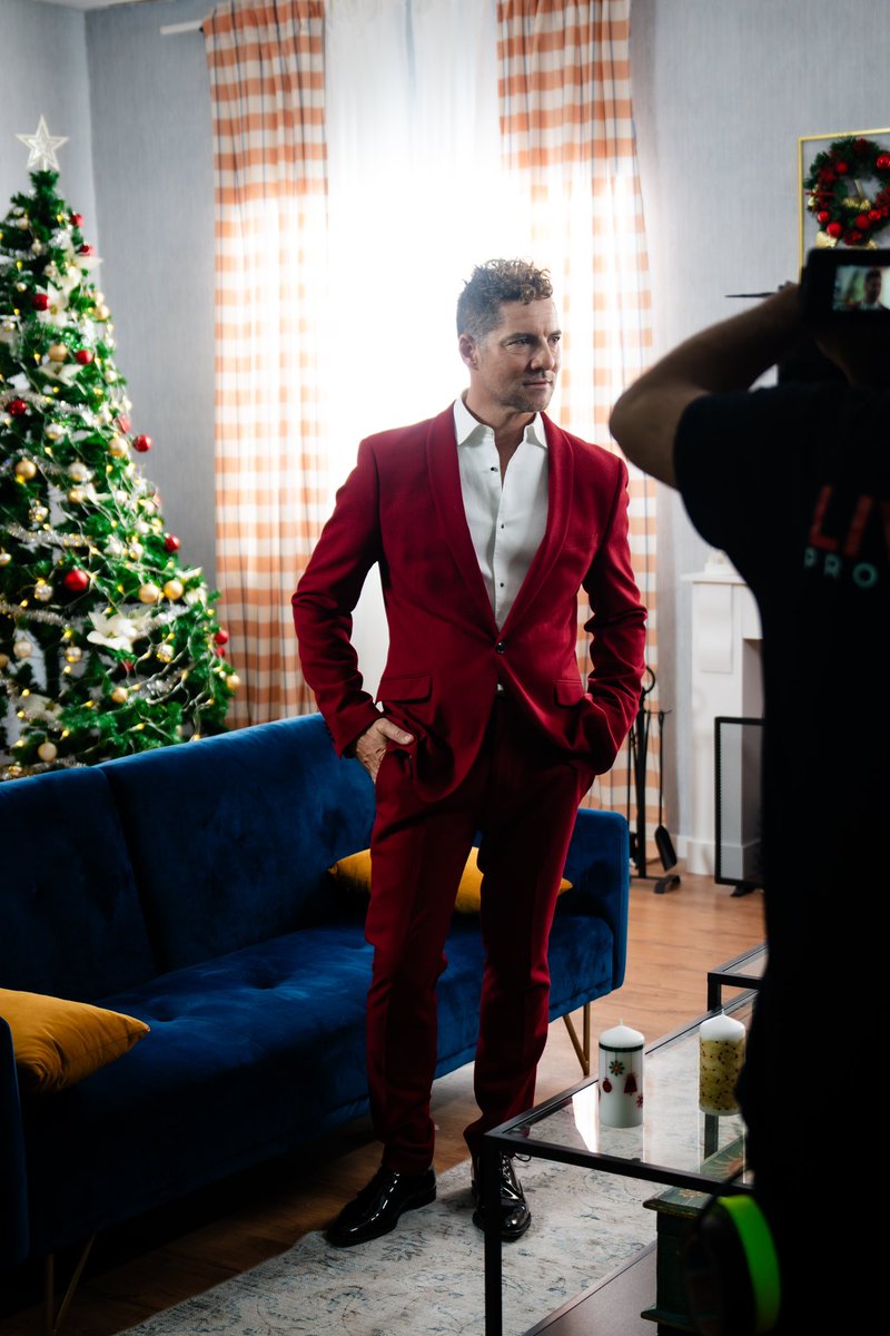 Como estoy disfrutando el disco de Navidad!! 🎁🎄 youtube.com/playlist?list=… os quiero!