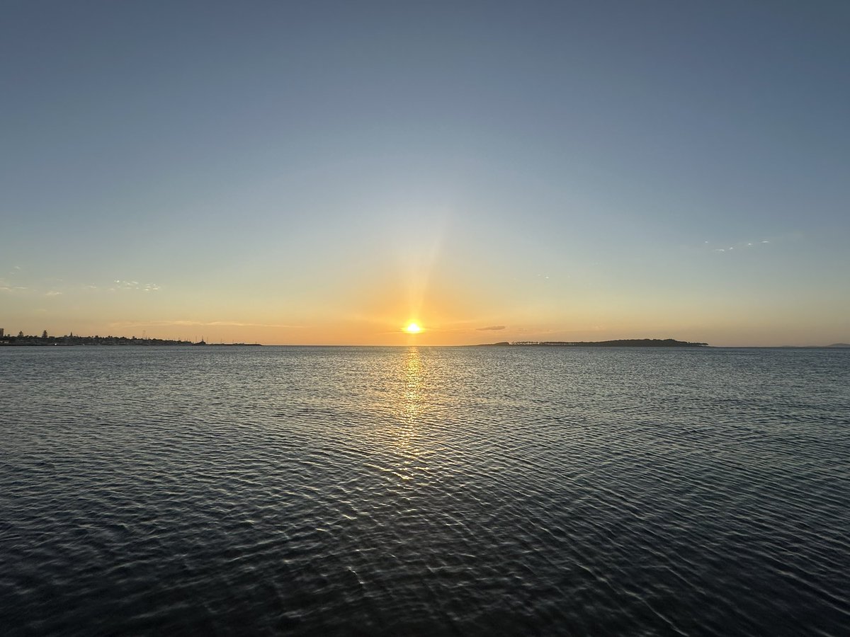 “Siento que los atardeceres van a ser medios pete” 
- Dice una chiquilina mientras ve lo que les muestro. 

Seguido, eructa
