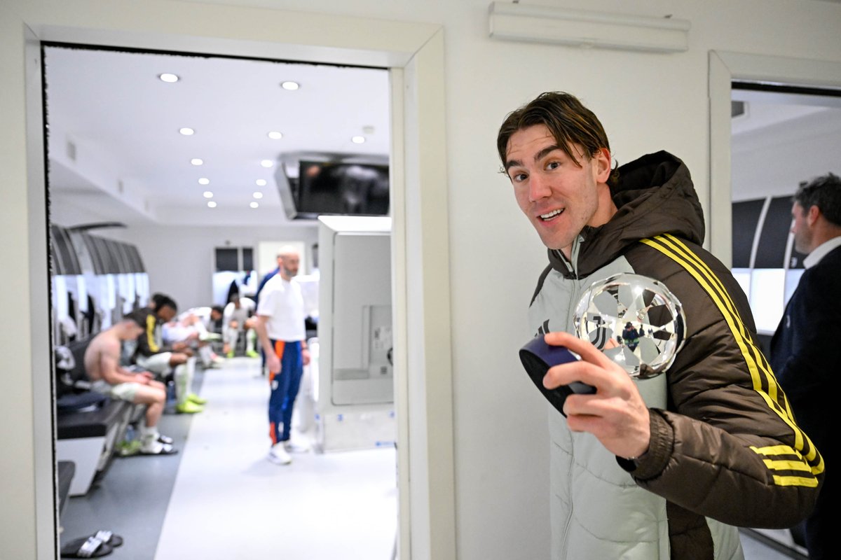 juventusfc's tweet photo. Gioia bianconera 📸 https://t.co/jVNdjrHEzi
