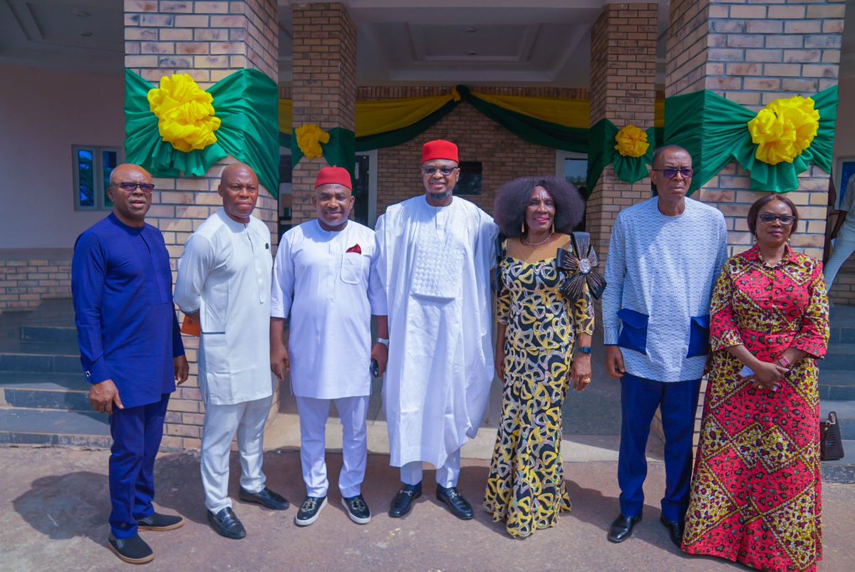 ProfIsaPantami's tweet photo. Group Photograph with the Principal officers of FUTO, the VC of Hesnard University of Bayelsa, the Dean of the School of ICT of FUTO, and the Chairman and some members of FUTO's 1st International Conference on ICT. https://t.co/q3kPJwaJ5F