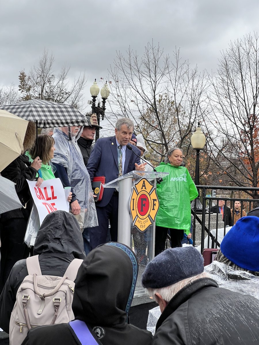 Even the rain can’t stop these retired police officers, firefighters, and public servants from showing up to the Capitol and demanding the Social Security they’ve earned.

The Senate must vote on my bipartisan bill to #RestoreSocialSecurity now. We won't give up on this.