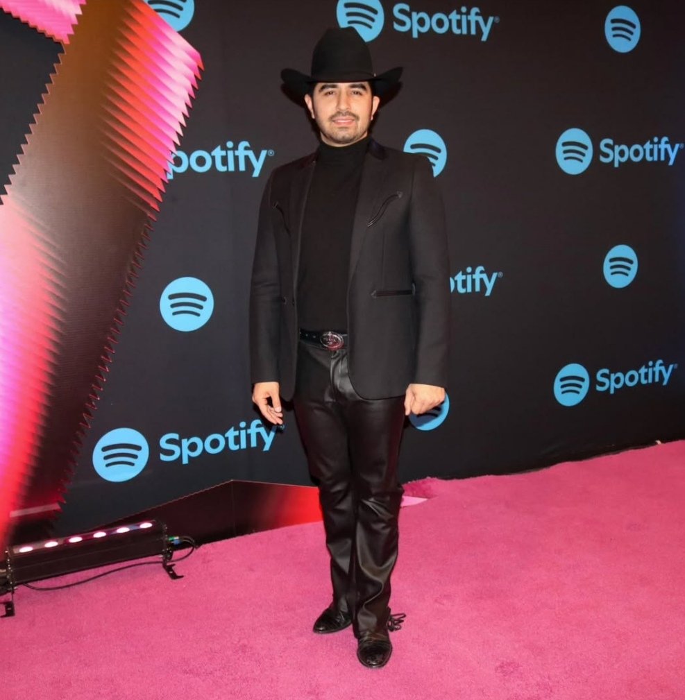 jossfavela13's tweet photo. Joss Favela está agradecido con @SpotifyMexico por invitarlo a su posada! 🤠🪅
#galaspotify
#JossFavela
@JossFavela https://t.co/6LcClcUzWq