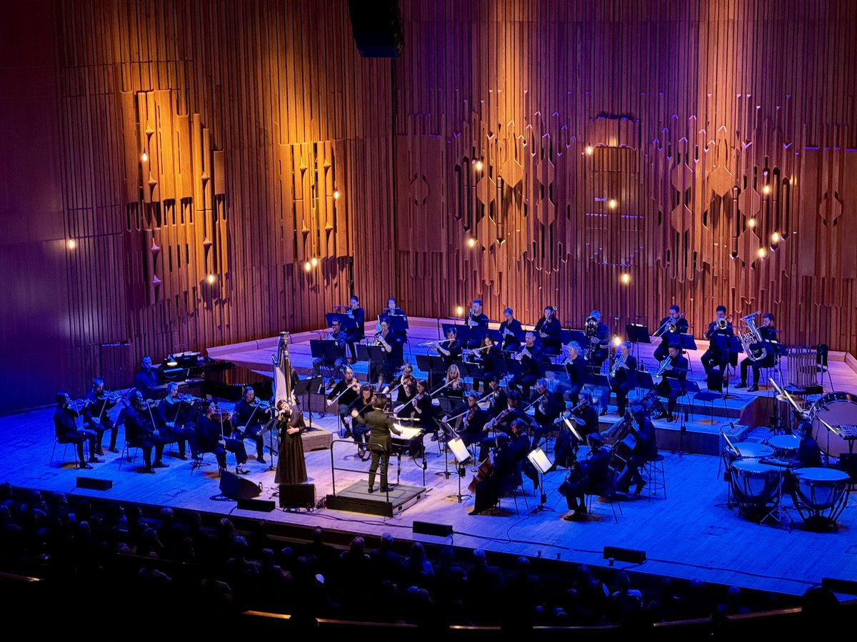 Martinwright67's tweet photo. Cheers @lisaoneillmusic amazing 👏🏻👏🏻 @BarbicanCentre https://t.co/AKPrWbEqbO