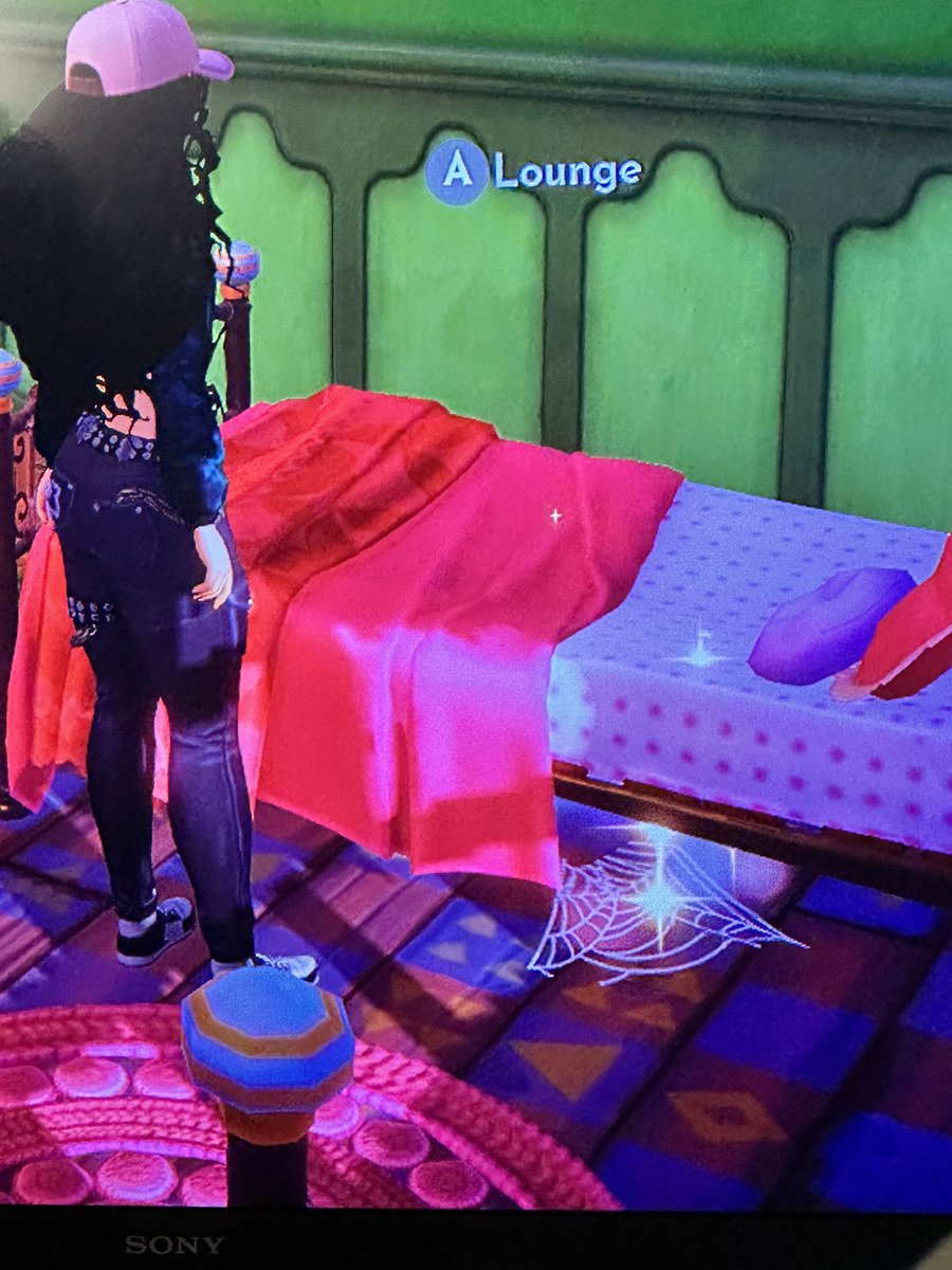 ClaireRankinx's tweet photo. @DisneyDLV helpppp!!  Losing my mind over Sallys cobweb under Mirabels bed 😂🧹! https://t.co/Gv7s7FCtT9