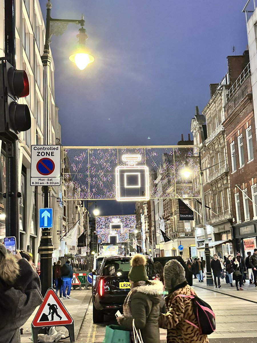 acadders72's tweet photo. Great Christmassy day out in London and look who we found in @Selfridges @liamgallagher @stoneisland https://t.co/BFEoLTQc9K