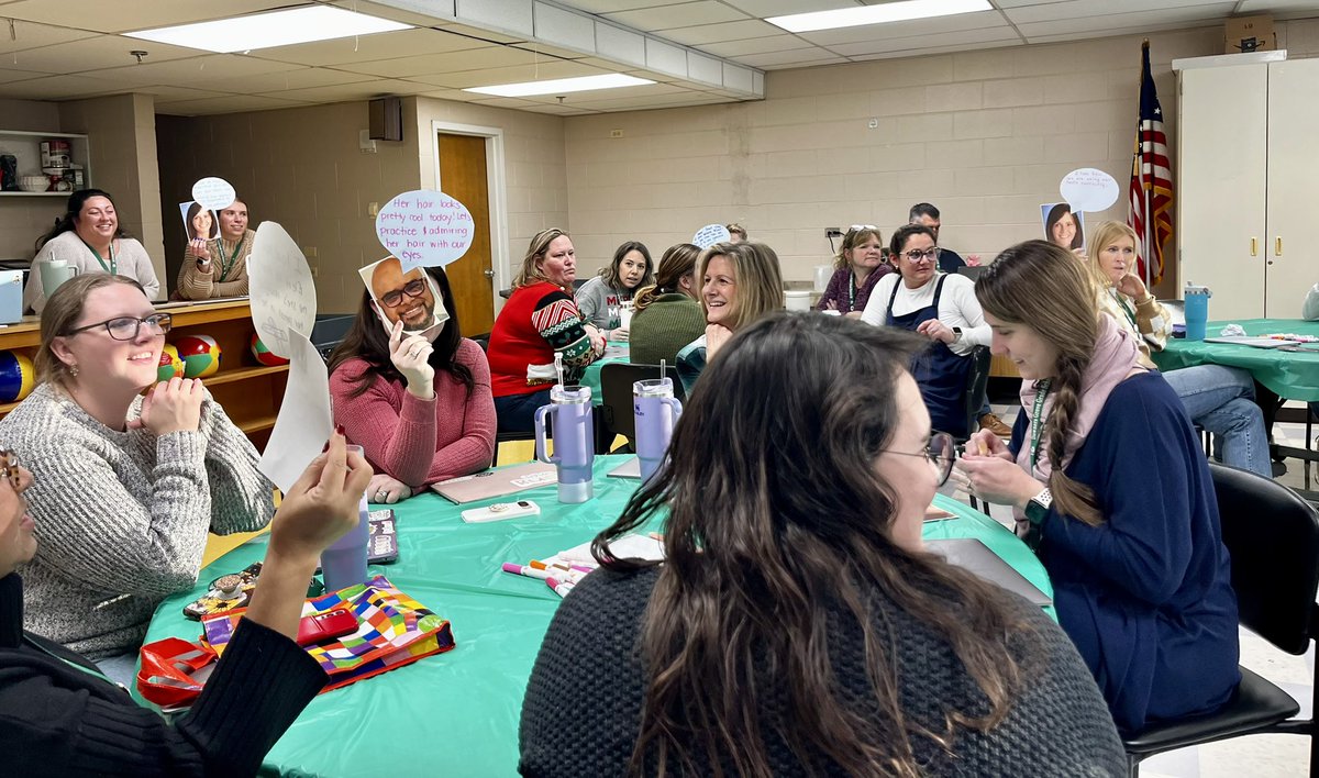 GajewskiEleni's tweet photo. Grateful to our teacher leaders who presented on #OrangeFrog & #CultureClassroom. Perfect models of engagement for learning that can be brought back into classrooms. #DG58 #DG58pride #Kingsley58 https://t.co/JMmK576mD8