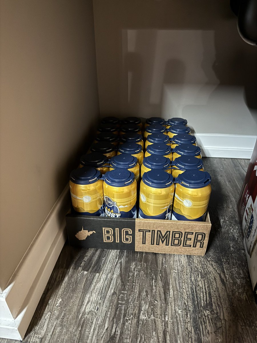 MountaineerJD's tweet photo. @CountryRdsTrust @trustlager Ready for an announcement from the Mitten state. https://t.co/FvPKG2z49v