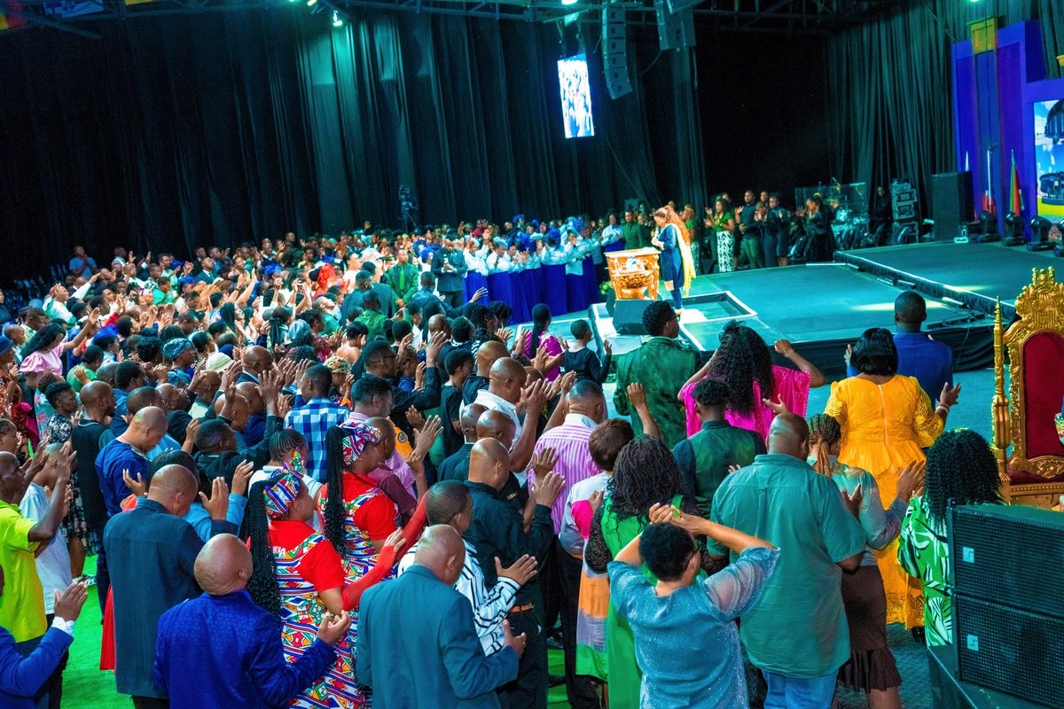 RevLucyNatasha's tweet photo. The Lord asked me to tell somebody, your set time of favour has come

Lives were changed
Hope was restored
Joy was ignited in many hearts
Thousands came from all over

It was an unforgettable Day 1 Of Elevation Conference in Pretoria, South Africa, 351 Buitenkant Street Pretoria https://t.co/VKPrNqjJQ4
