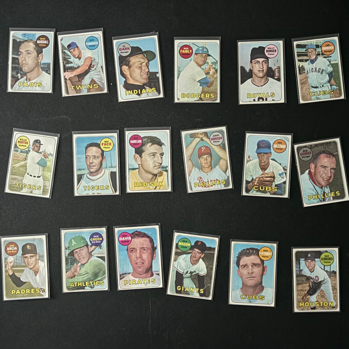 scopenewsfeed's tweet photo. @CardsStory 1969 Topps commons (x18): $20 US shipping included

Cards included: 17, 77, 91, 122, 137, 147, 180, 207, 240, 253, 288, 369, 473, 515, 553, 584, 593, 656 https://t.co/gUeA1DnhNb