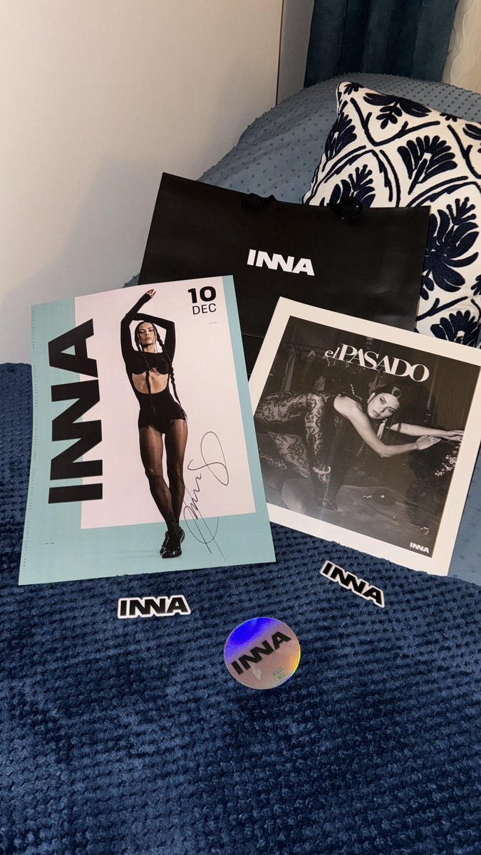 Sevginna's tweet photo. From Belgium to Warsaw to finally get the chance to meet you in person after 15 years! I hope you will remember that moment 🤍 Thank you so much for everything! 

LOVE @inna_ro https://t.co/7LHsl2jldJ