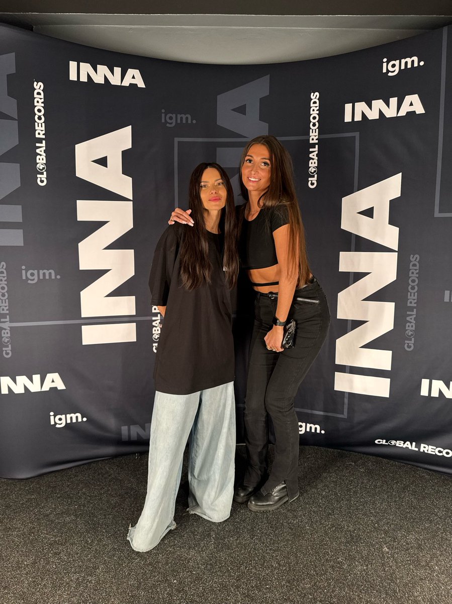 Sevginna's tweet photo. From Belgium to Warsaw to finally get the chance to meet you in person after 15 years! I hope you will remember that moment 🤍 Thank you so much for everything! 

LOVE @inna_ro https://t.co/7LHsl2jldJ