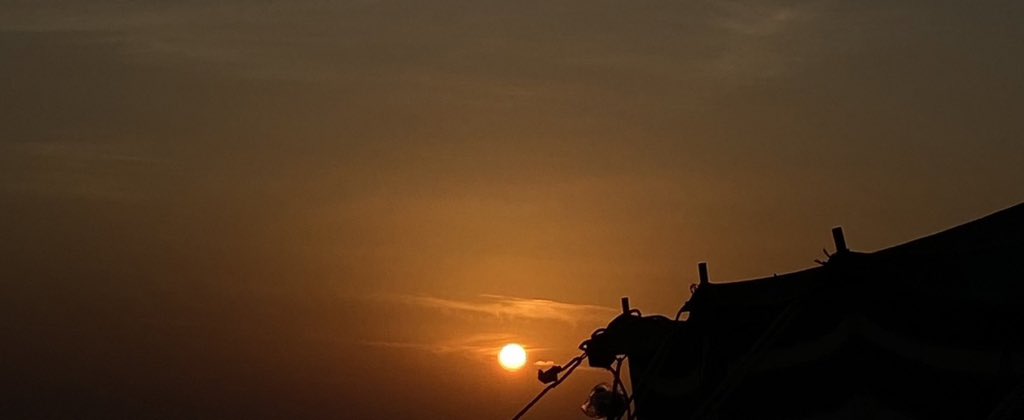 يا غايبه من عقب غيبتك ويش جبتي 
الى متى و الحزن ولا الغلا ثابت 

و ان قلت غيبتك مثل الشمس لا غبتي
 الود ودي ما أشوف الشمس لا غابت