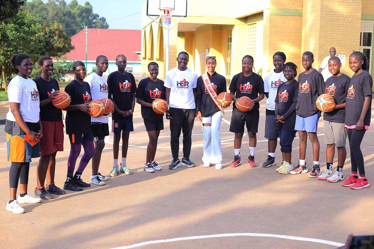 slumstonations's tweet photo. A moment to remember! Miss Uganda @NatashaNyonyozi Mr. Uganda with HER PURPOSE Basketball Campers, capturing the joy, inspiration, and empowerment shared during the camp. #HerPurpose #Inspiration #EmpoweringGirls #BasketballForChange https://t.co/KBQgtvegZv