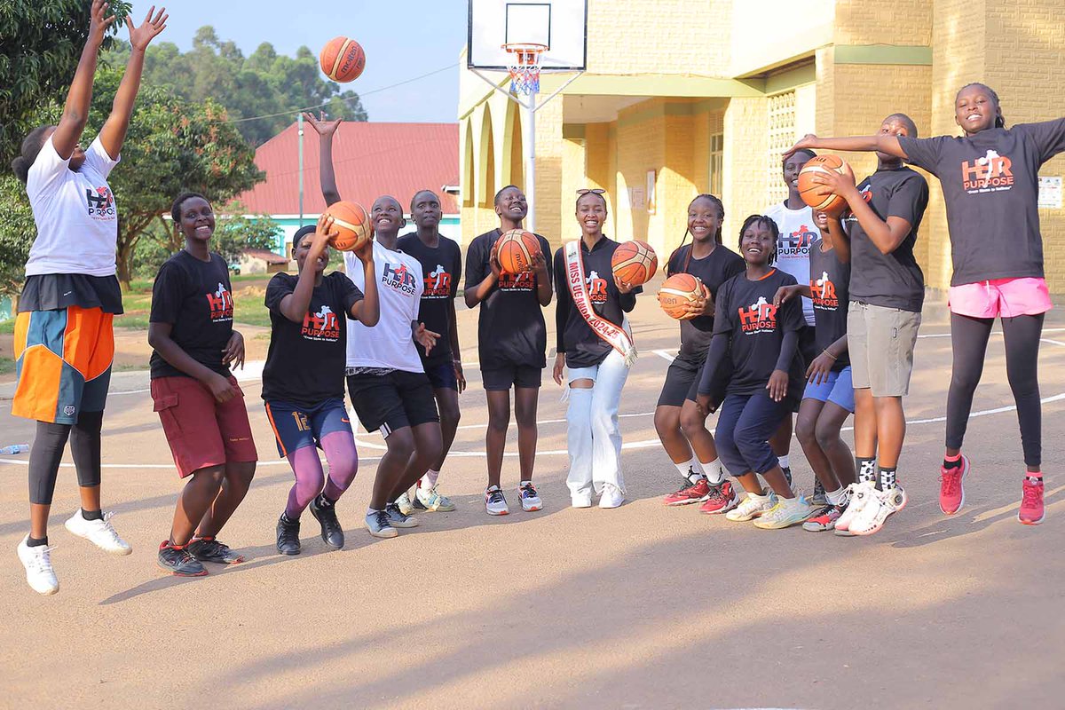slumstonations's tweet photo. A moment to remember! Miss Uganda @NatashaNyonyozi Mr. Uganda with HER PURPOSE Basketball Campers, capturing the joy, inspiration, and empowerment shared during the camp. #HerPurpose #Inspiration #EmpoweringGirls #BasketballForChange https://t.co/KBQgtvegZv