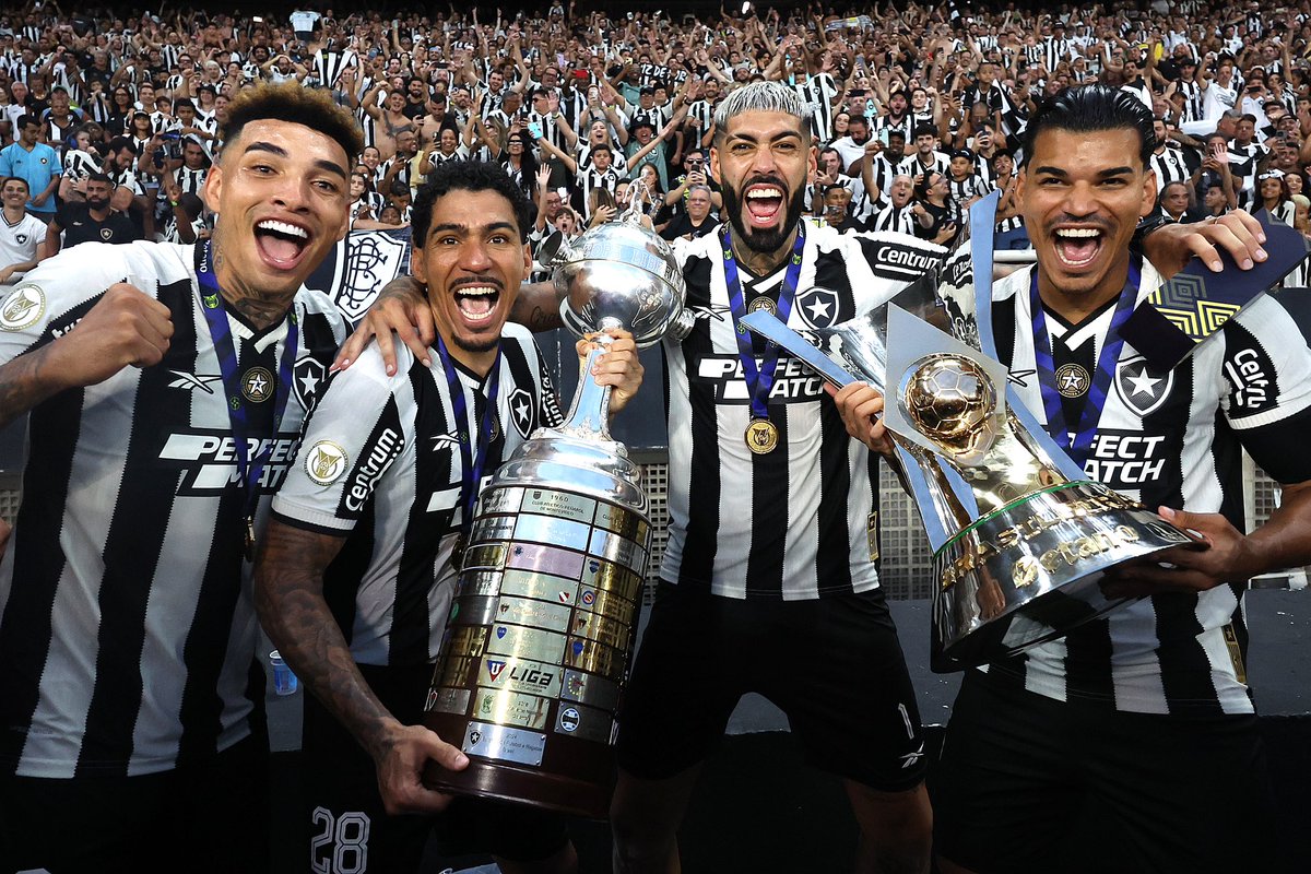 ANO HISTÓRICO, FAMÍLIA BOTAFOGO! 🔥🏆 #TEMPODEBOTAFOGO

📸 Vitor Silva e Arthur Barreto/BFR