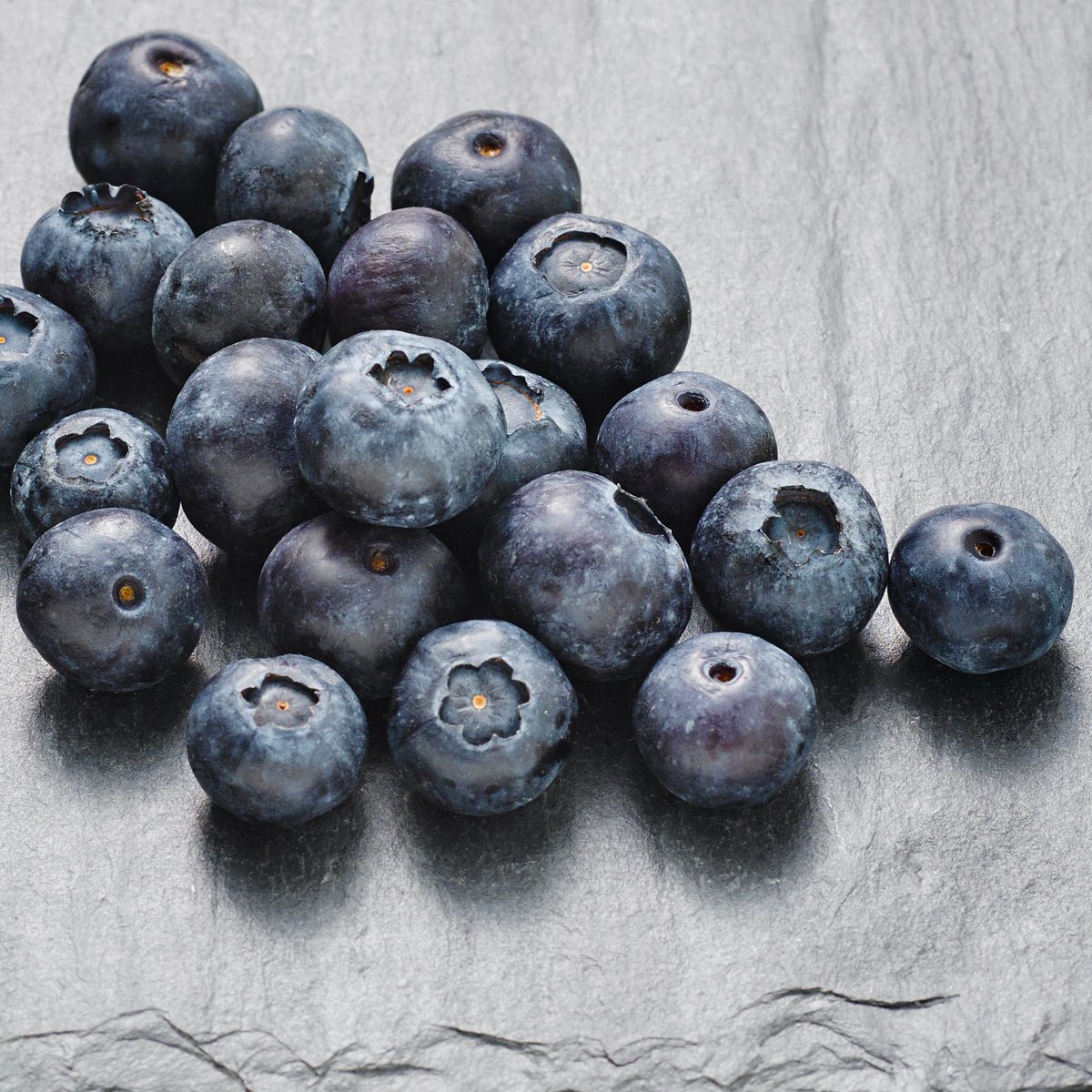 Blueberries are a great on-the-go snack to power you through your last-minute holiday task list. They’re a good source of vitamin C and fiber, so you can feel fueled and focused to enjoy the spirit of the season. ❄