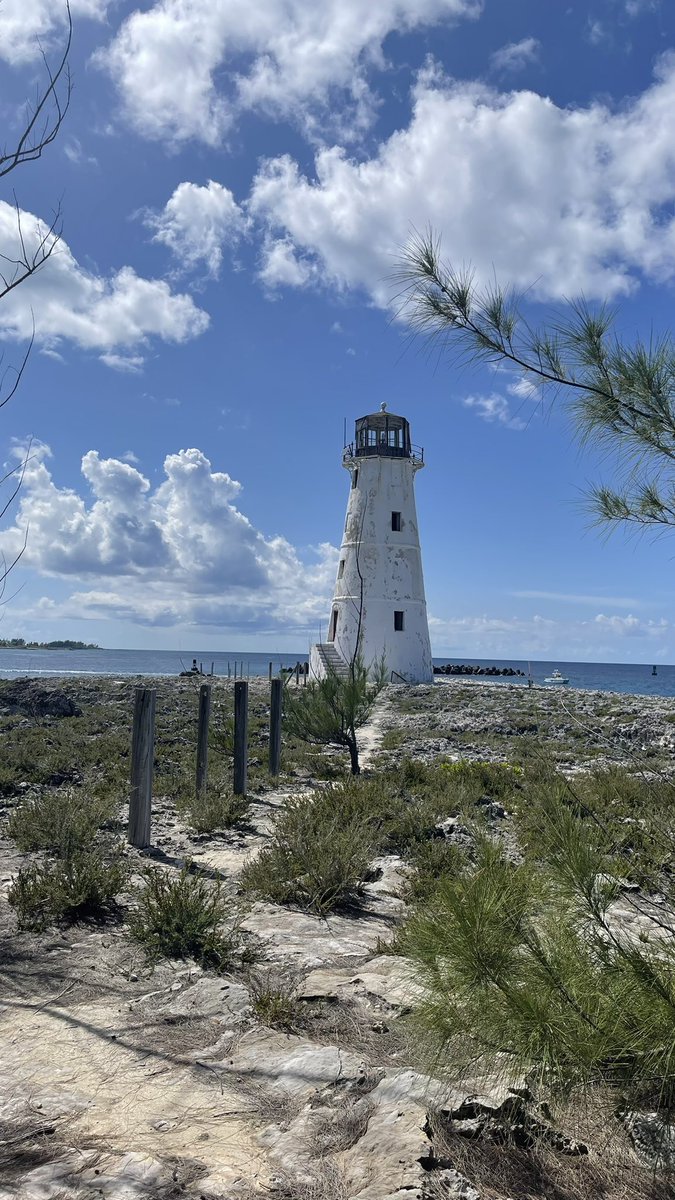 ChestneyNathan's tweet photo. @LHDirectory My walk to the Lighthouse wile on holiday. https://t.co/P8VJHioNkX