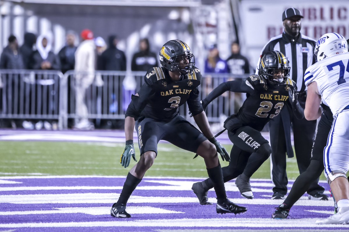 KamaurynM's tweet photo. Stone Cold Winner … 🏆
#Blessed #OakCliffAmerica #StateSemiFinal #ThisWeekend #Finish #Focus #HandleBusiness #SicEm https://t.co/kHQHP3ZlXN