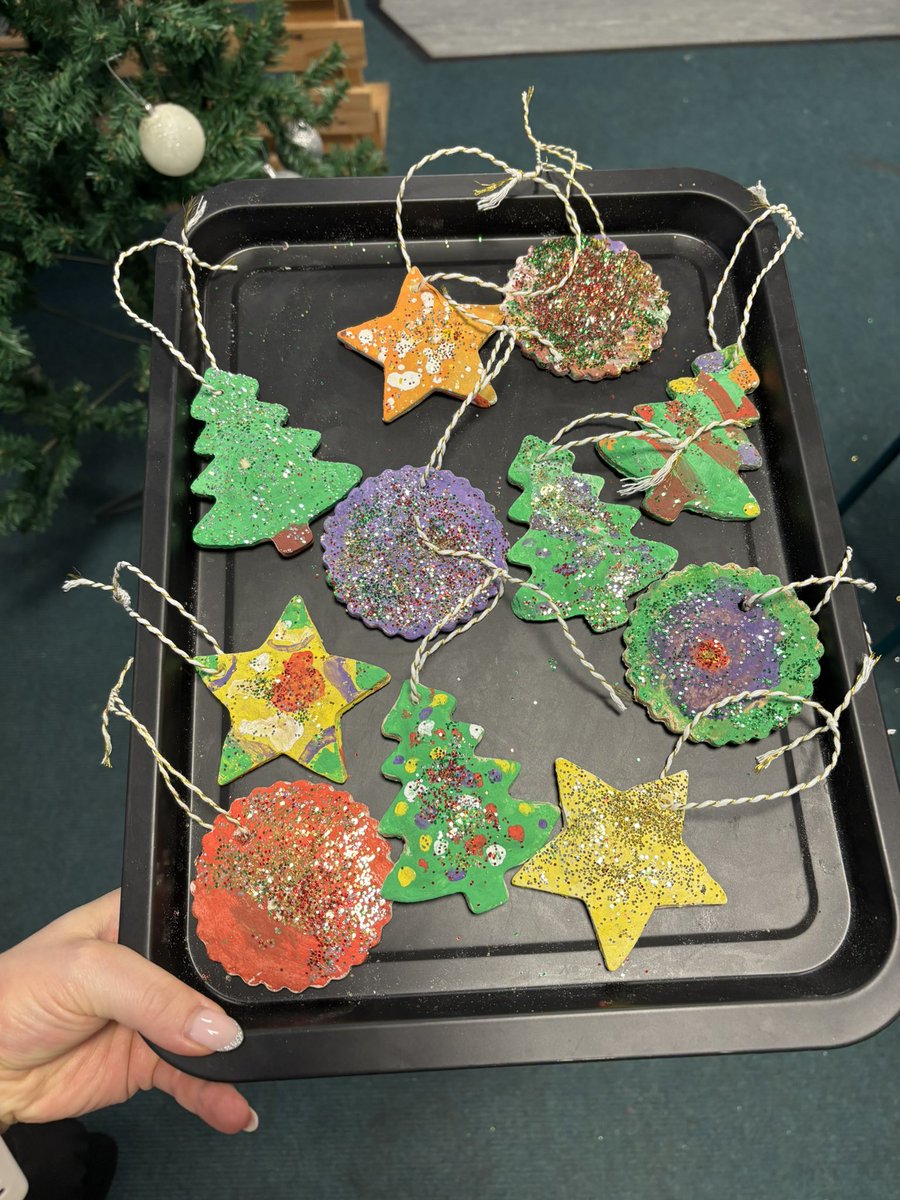 Christmas jumper day, Christmas lunch and the finishing touches added to our decorations for the fayre tomorrow. A busy Wednesday indeed! 🎅🏼🎄