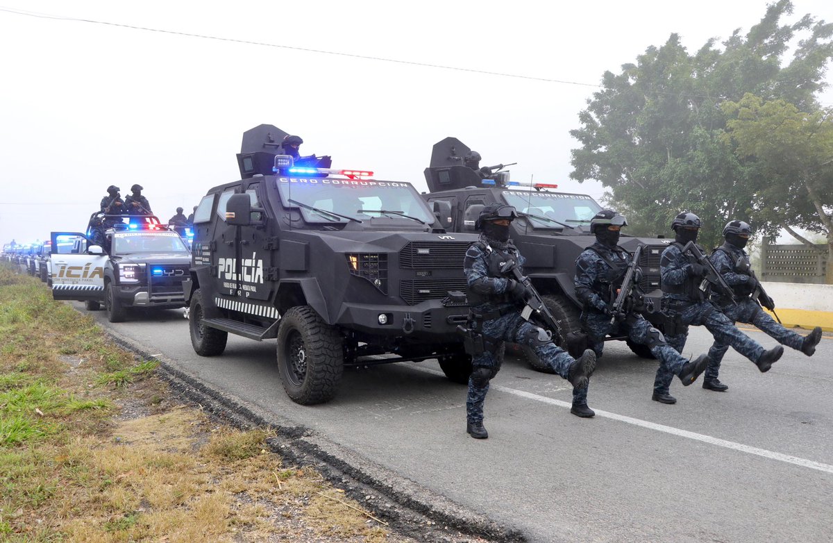 Dimos inicio al programa Carretera Segura, en este tramo carretero que ha sido duramente golpeado con actos delictivos que dañan a la sociedad y, desde aquí, bajo la lluvia, les digo: Nada me detendrá para hacer de Chiapas un lugar seguro donde cada chiapaneca y chiapaneco pueda