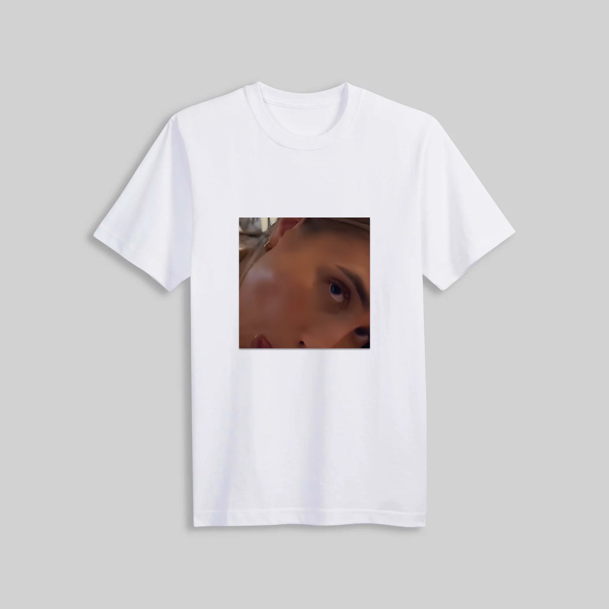 LilySolCoin's tweet photo. $LILY MERCH DROP

101 limited-edition tees are coming soon.

Who’s ready to wear the $LILY vibe? https://t.co/14wd80yrDf