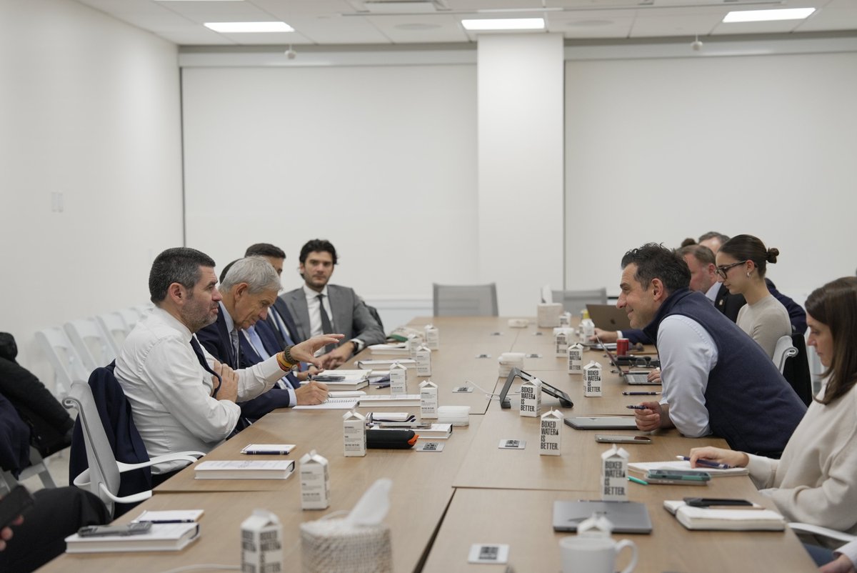 Ylli_Bajraktari's tweet image. It was great to see and catch up with my friend @andrepietri and others from @EuroJedi this afternoon. Thanks for stopping by and for another fantastic conversation!