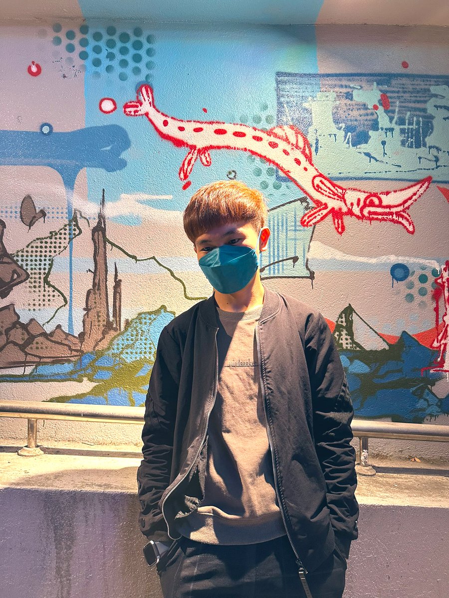 Man858788's tweet photo. 在夜深的時候想起「她」
有誰願意來當那個「她」

#彰化 #學長 https://t.co/qQ9hchYHK8
