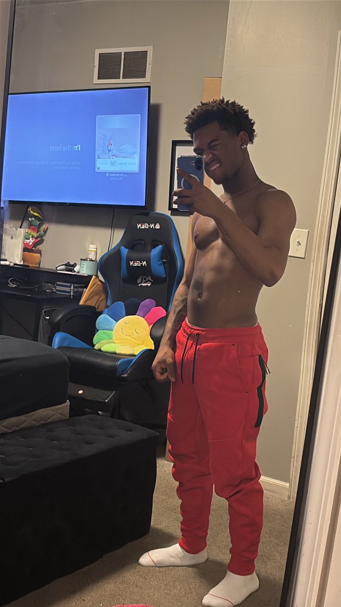 fine shii tweet media