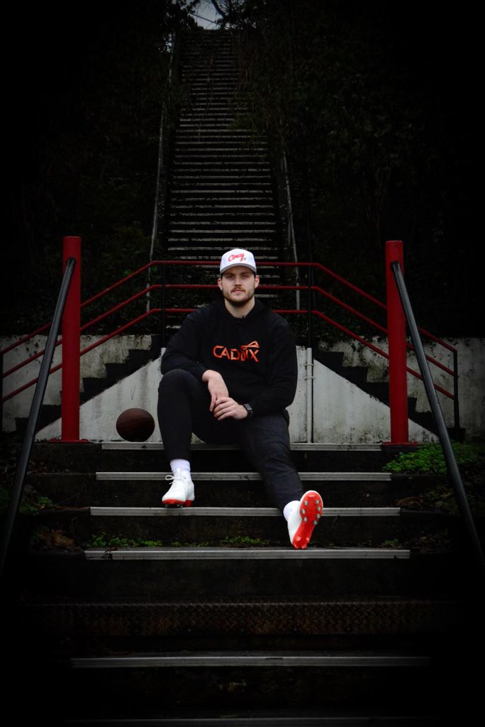 Custom 🐅 colorway for rookie TE cam Grandy. 🔥 #whodey