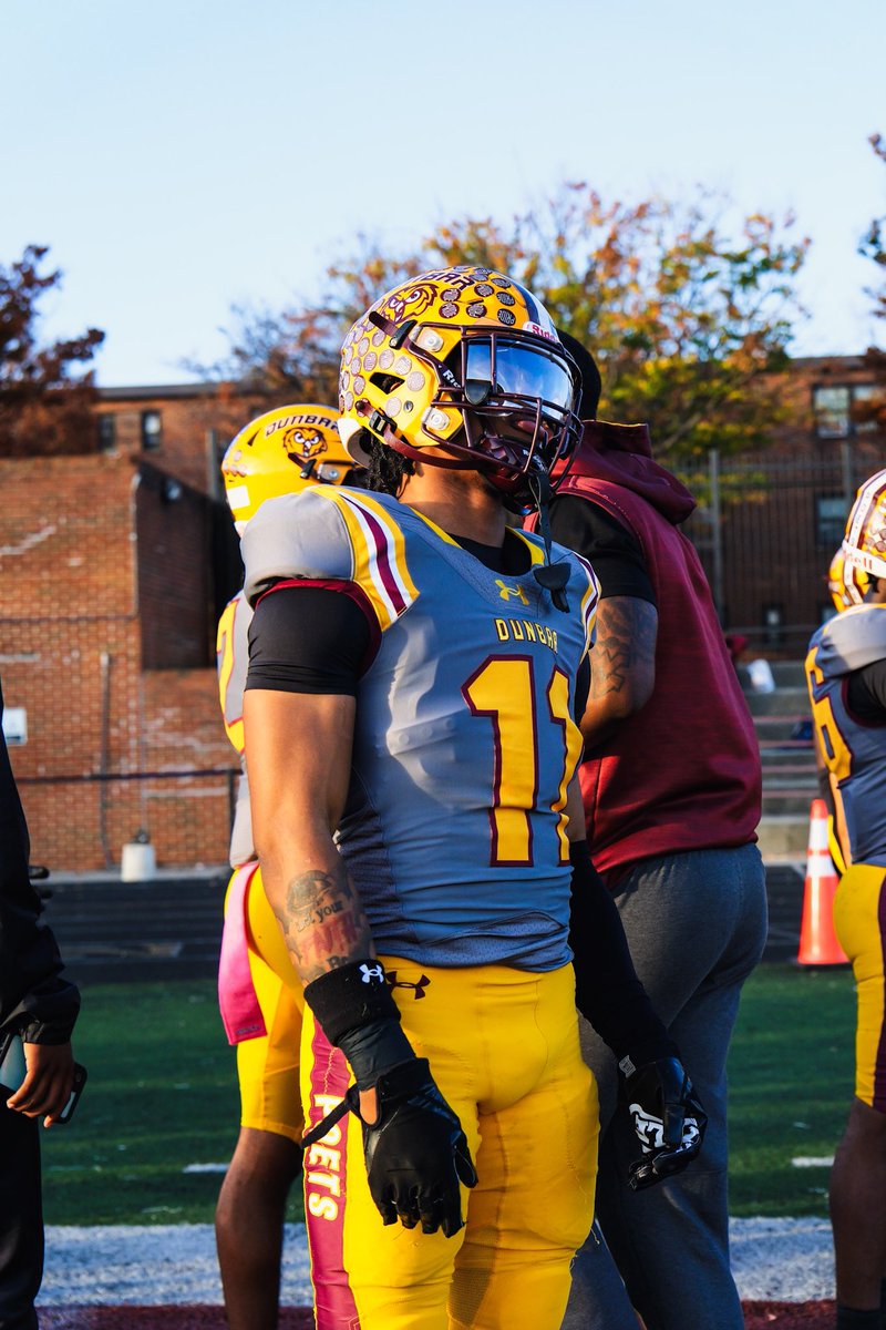 hudl.com/v/2QEuYJ
2024 highlights check it out 
C/O 2026 SS
Darius Wragg