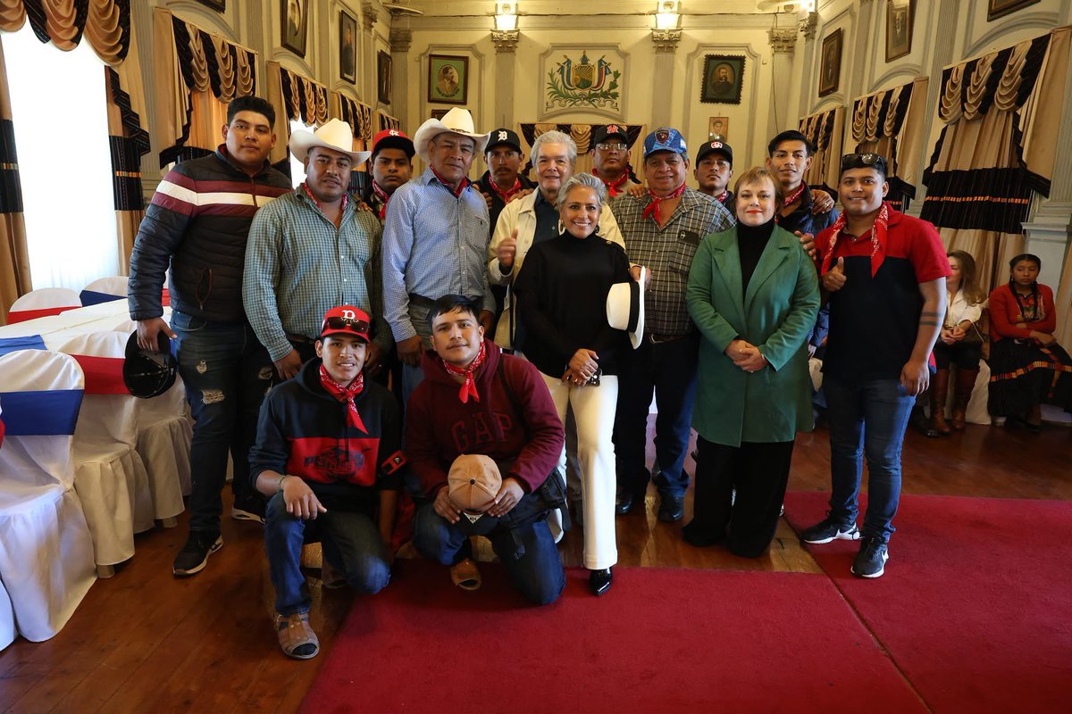 AlfonsoDurazo's tweet photo. Me llena de orgullo compartir que Sonora representó a México en la conmemoración de los 500 años de la ciudad de Quetzaltenango, en #Guatemala.

Llevamos nuestras tradiciones y cultura ante los ojos del mundo, reforzando los lazos culturales entre ambas naciones. 🇲🇽🤝🇬🇹 https://t.co/dpgi1Z7fjn