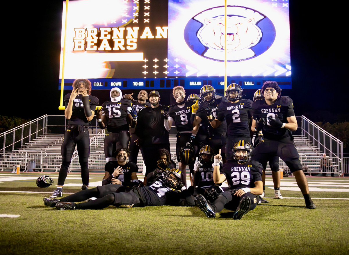What an honor just to be nominated for 6A Defensive Coordinator of the year. We have amazing kids, amazing coaches and an amazing community. All Glory to God. Thank you Brennan High School! #BFND 

 texasfootball.com/coordinators-o…