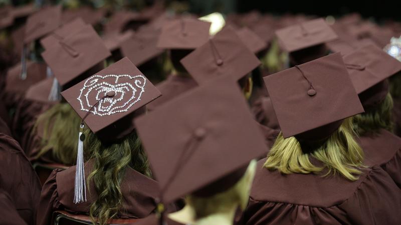 MissouriStBears's tweet photo. Twenty-Eight MSU Student-Athletes to Receive Degrees https://t.co/WBA4bGTJNB https://t.co/lj5JpCIGQE